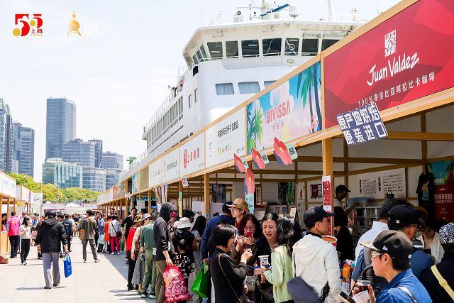 位于上海北外滩的咖啡节主市集迎来众多市民与游客    主办方供图