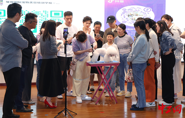 御龙优配 山东平度市总工会举办宠物养护职业技能培训活动